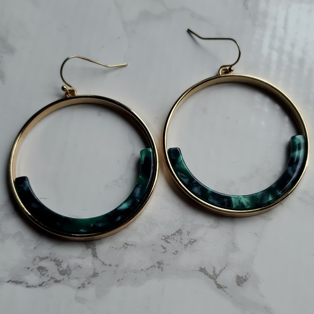 Faux Emerald marble green acetate gold tone color hoop earrings fish hook